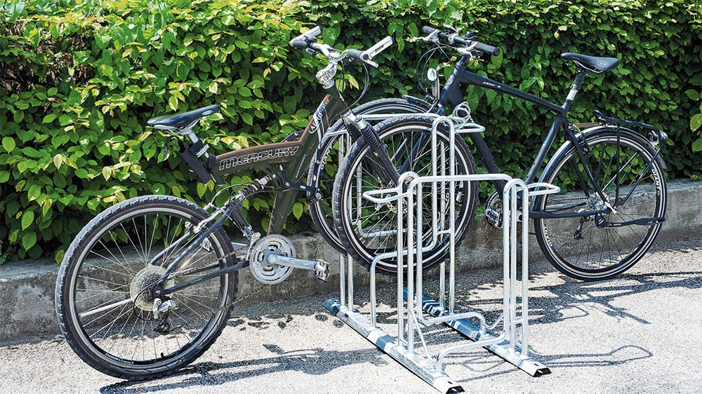 Der Fahrradparker TACOMA kann beidseitig mit Fahrrädern bestückt werden.