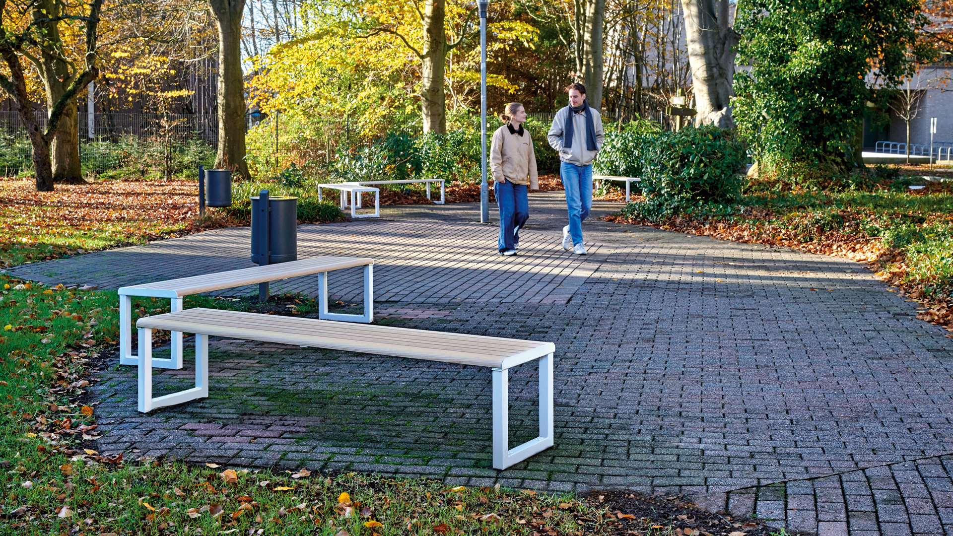 Sitzbank MANTUA im Park