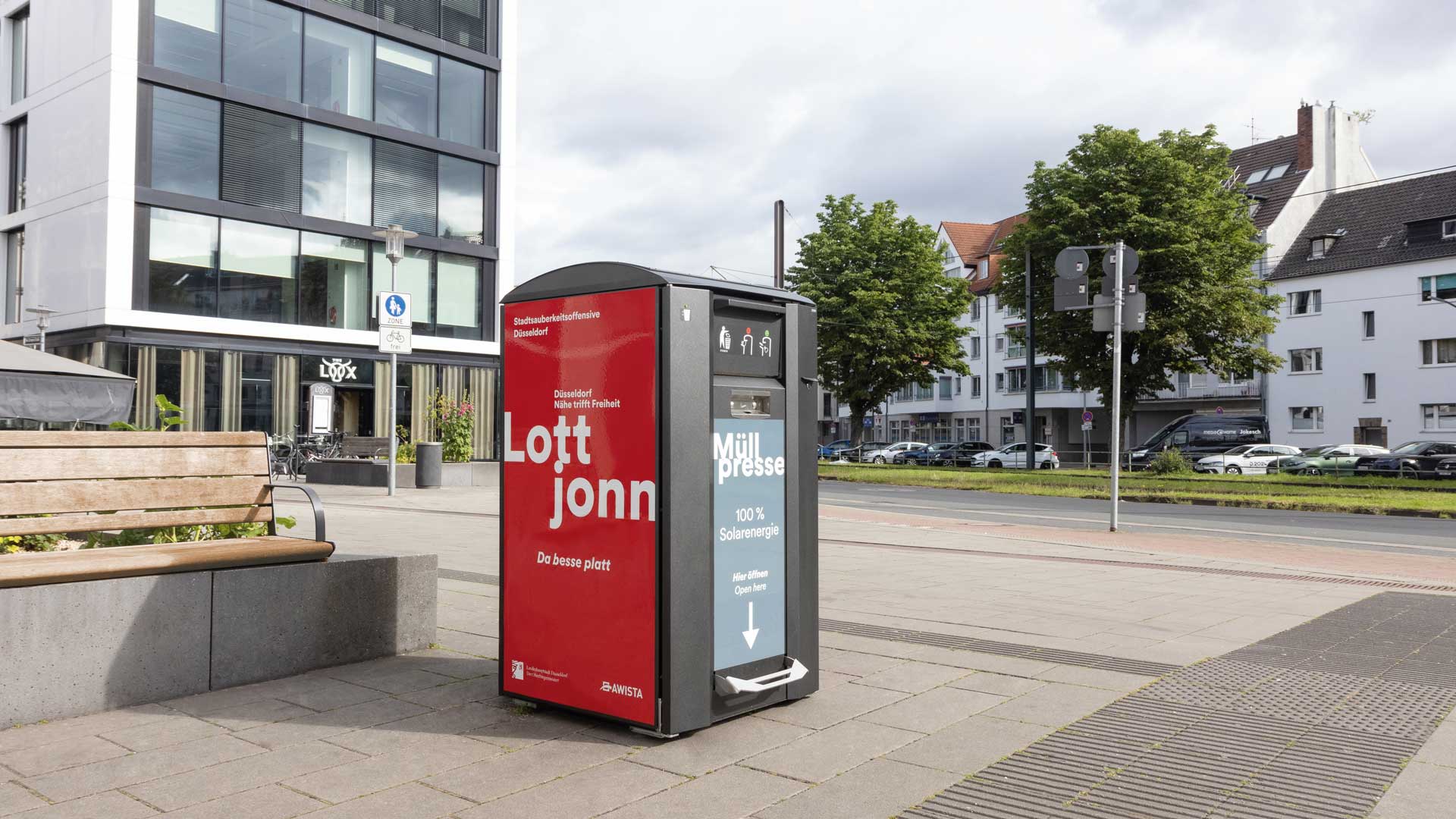 Abfallbehaelter CITYSOLAR 2.0 in Innenstadt