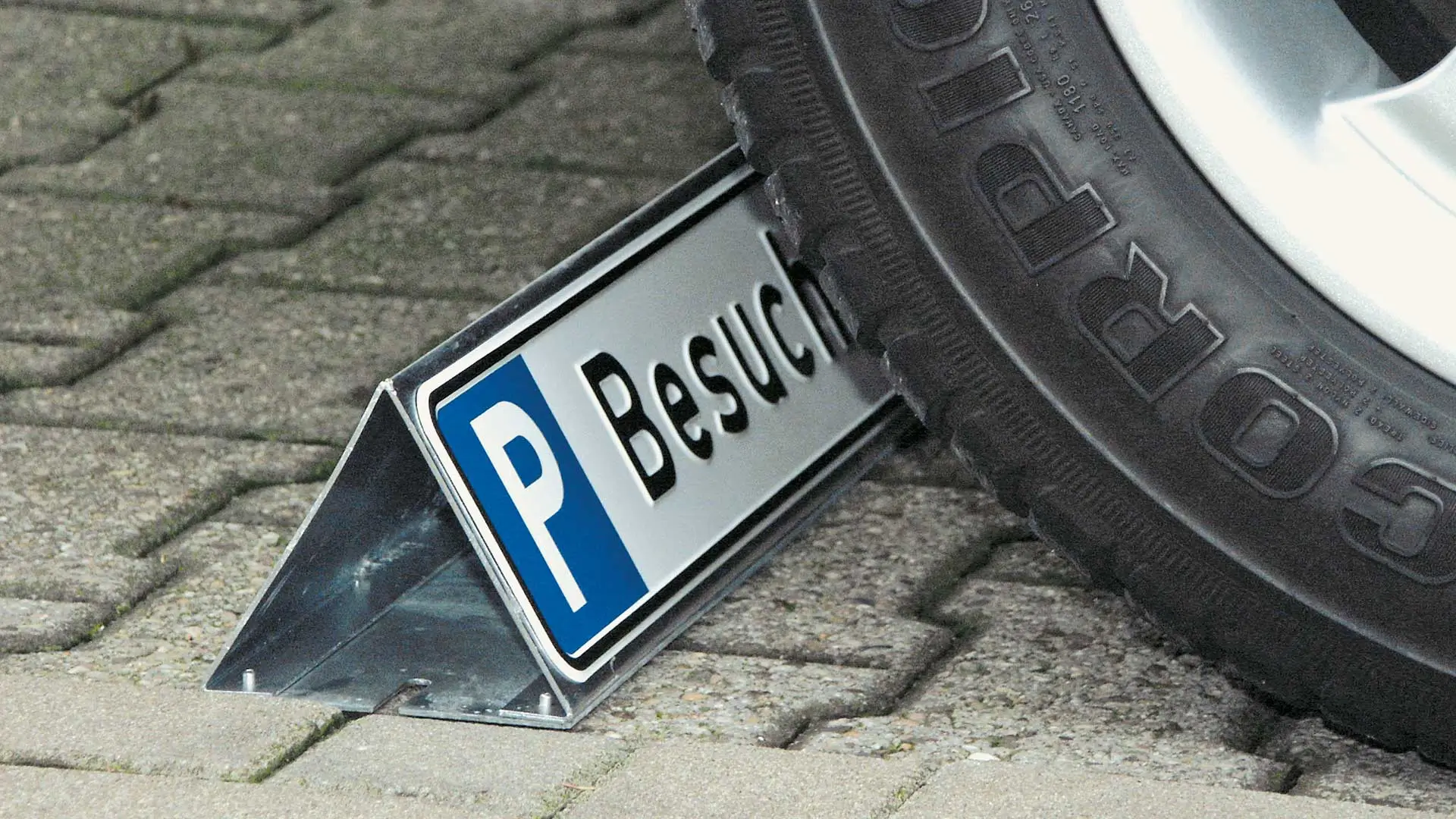 Hinweisschild Parkplatzreservierung