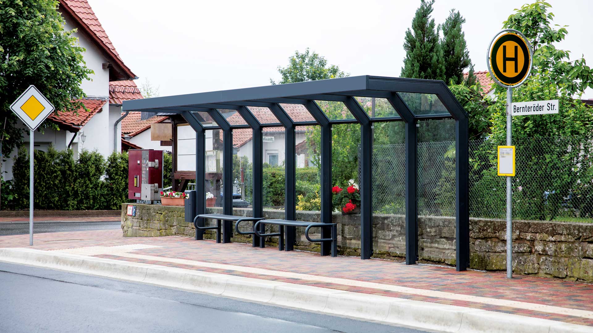 Wartehalle SATURN in Martinfeld