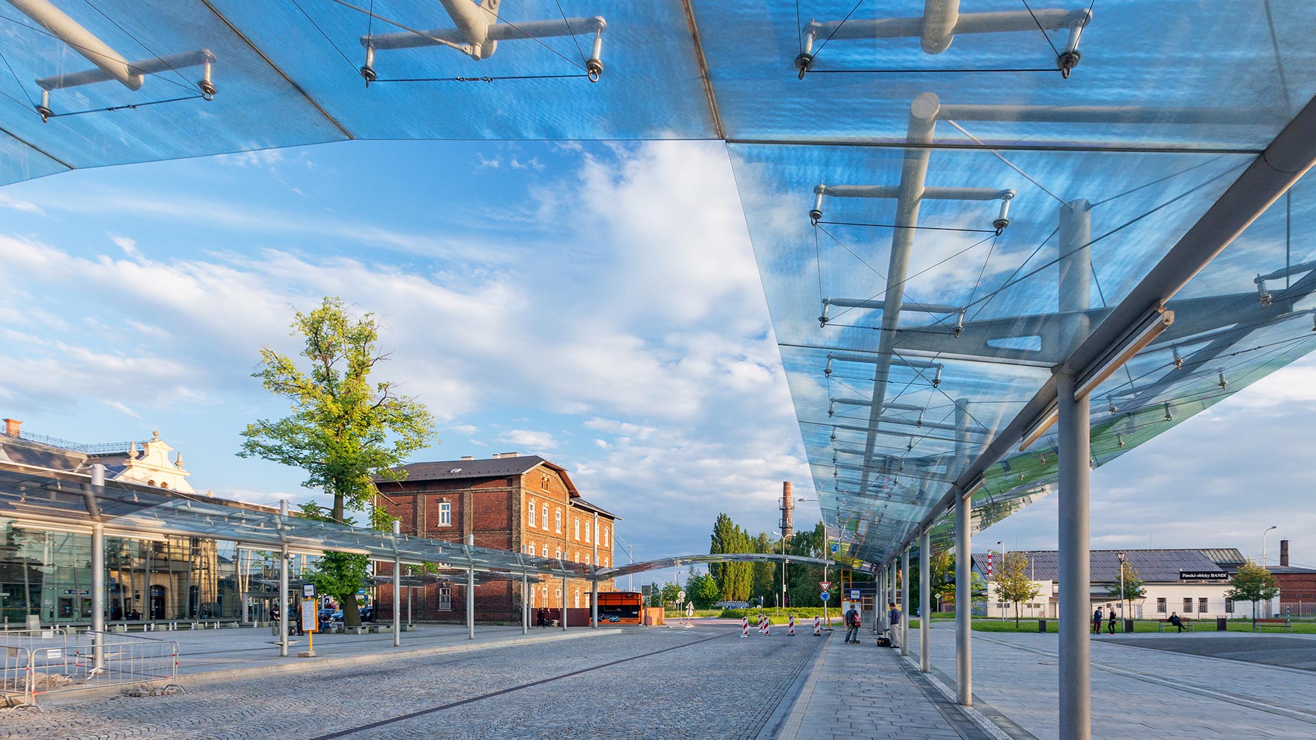 Überdachung von Bushaltestellen in Ostrava