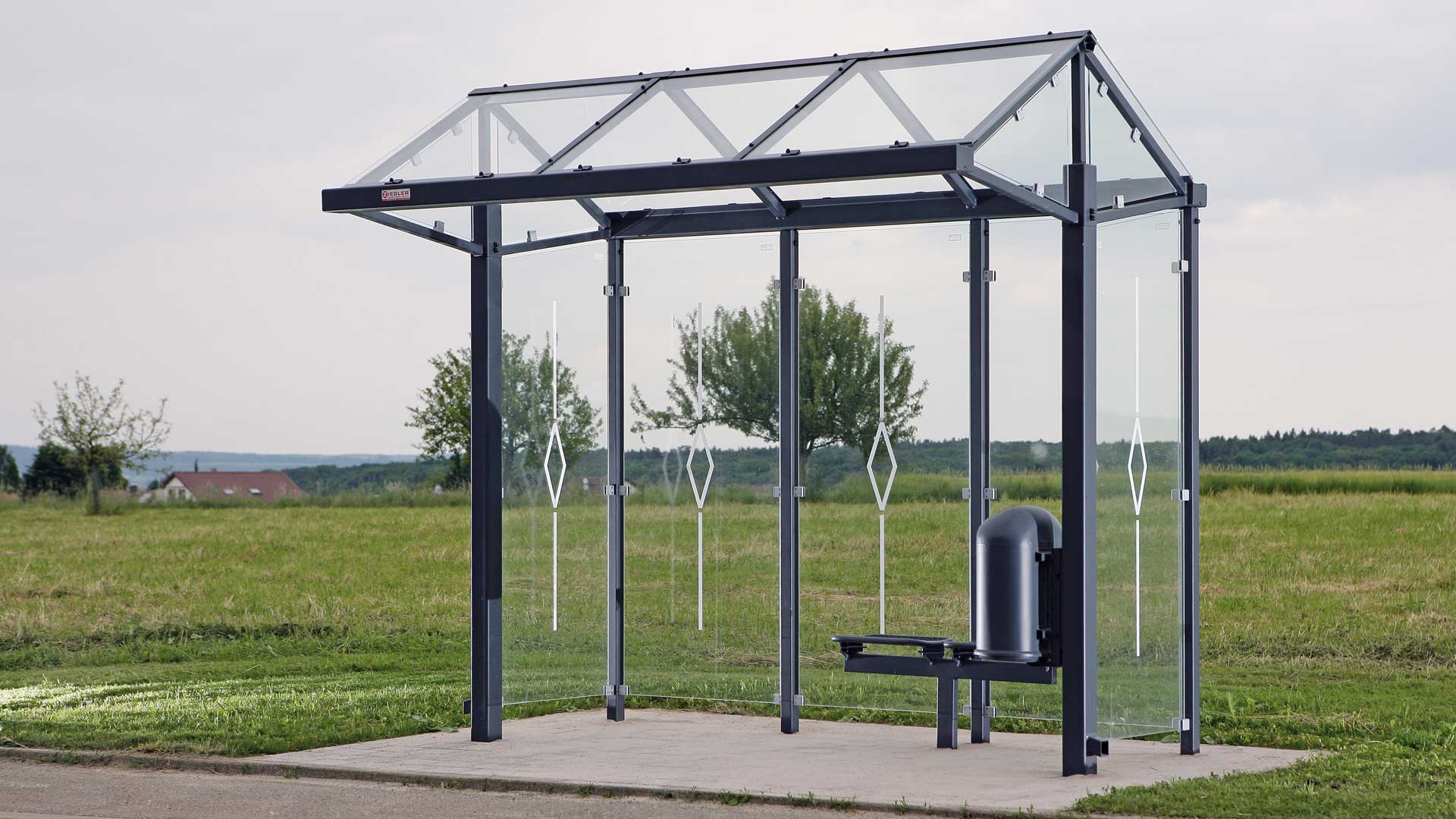 Wartehalle MARS in Aichelberg