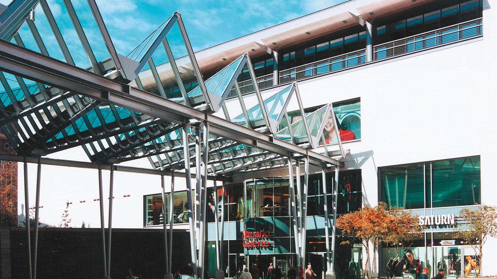 2002 ZIEGLER baut Verschatter im Einkaufscentrum Dresden