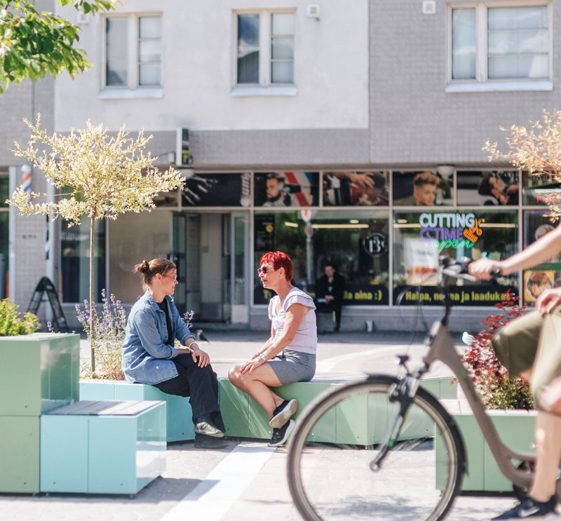 Sitzinsel TASKU für begrünte Innenstädte