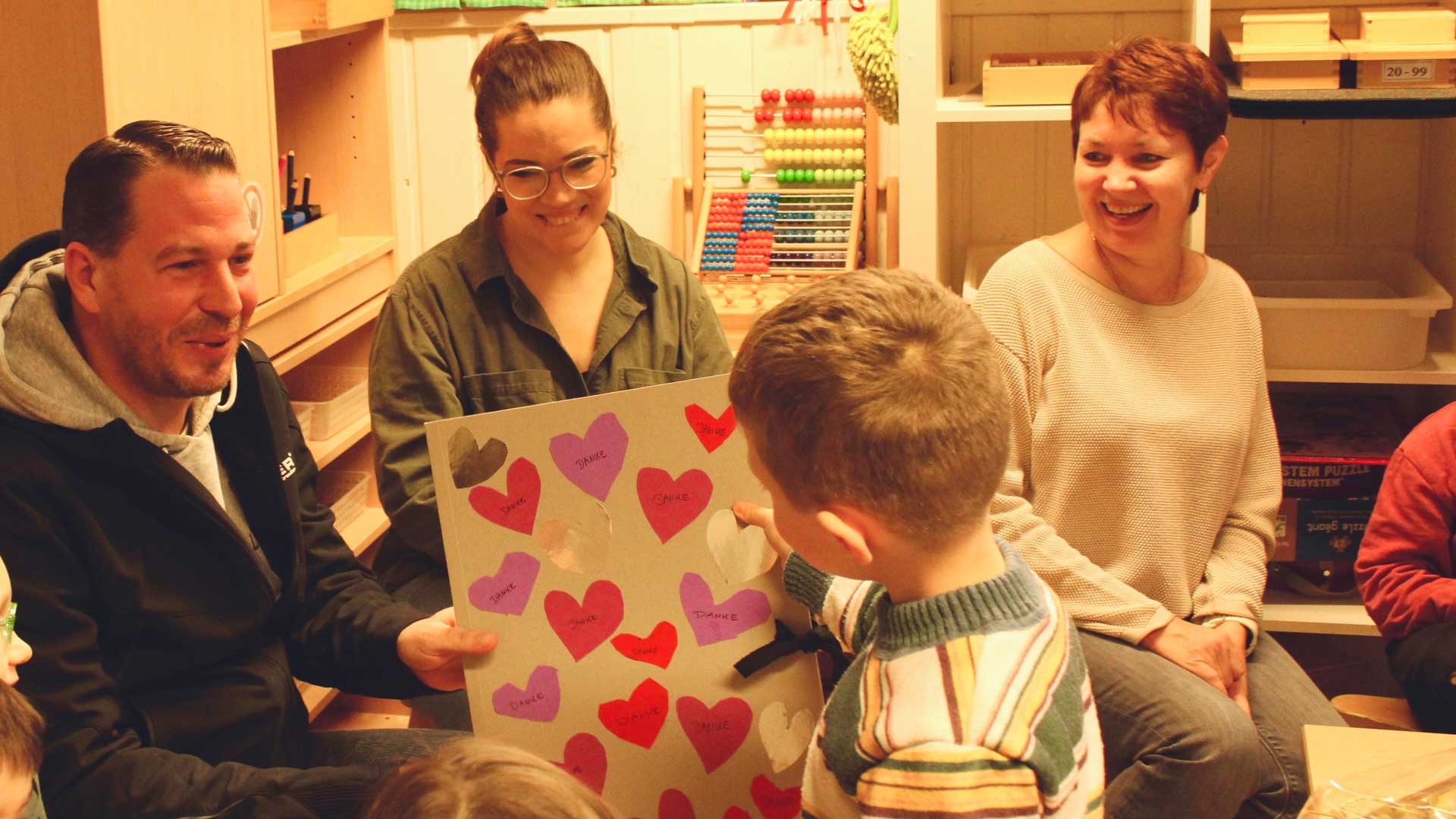 ZIEGLER spendiert Aussenschaukasten.