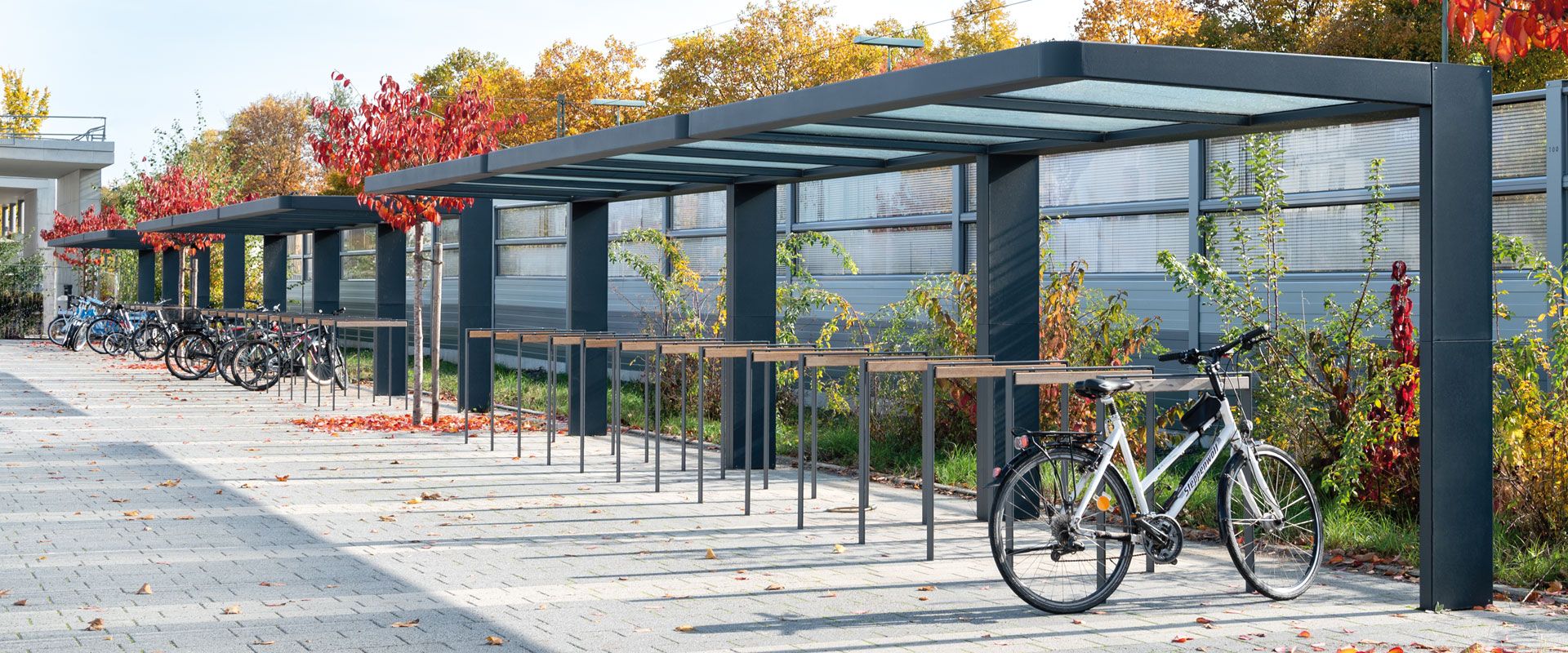 Fahrradüberdachung mit Fahrradständern