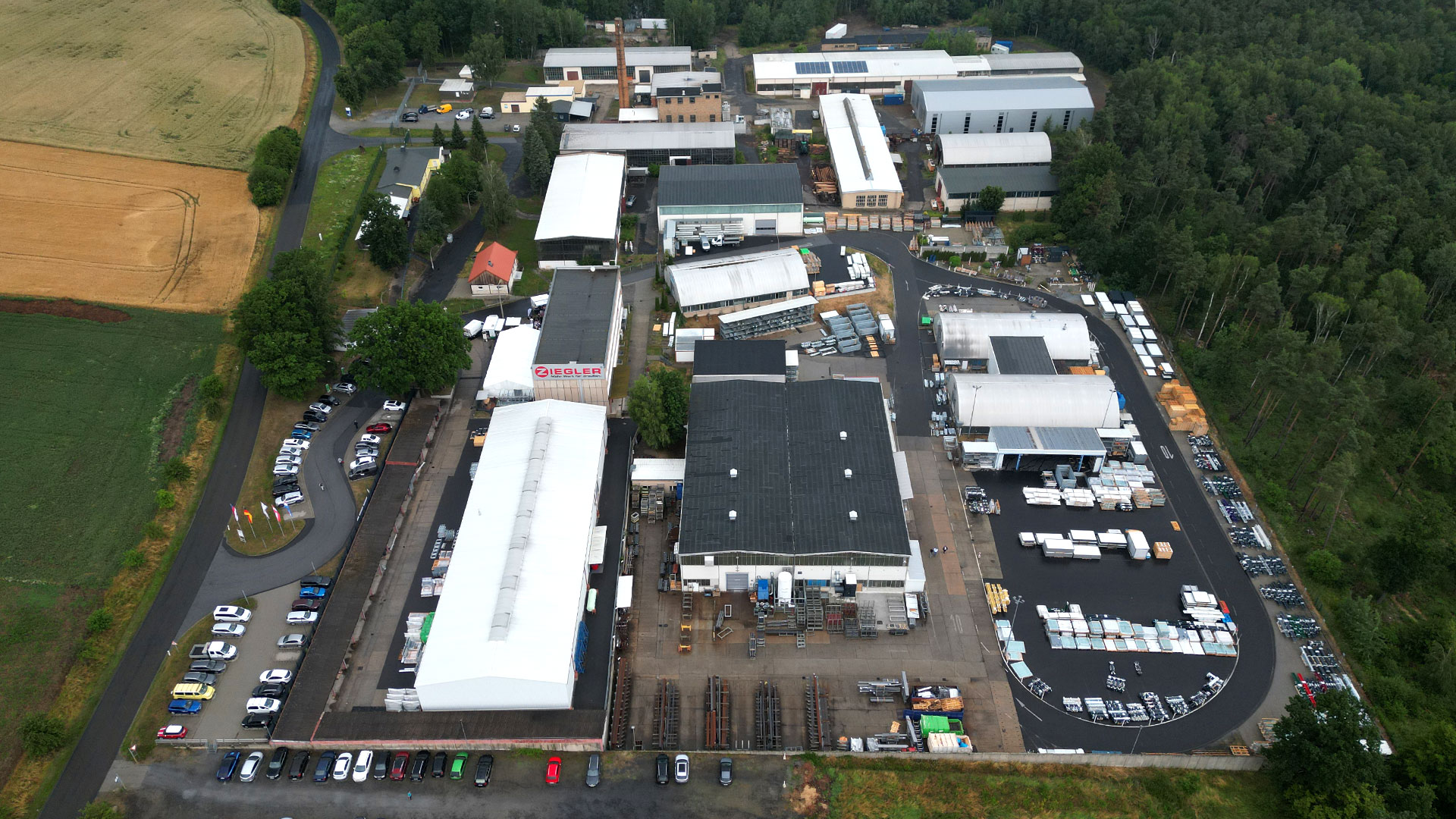 2023 Drohnenbild Büroräume ZIEGLER