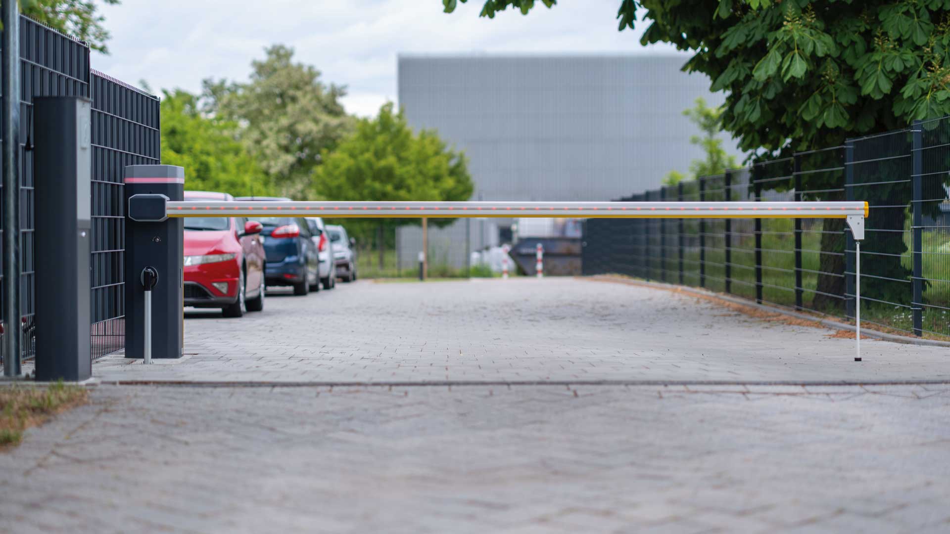 Schrankenanlage BUSSET mit Gegensprechanlage in Halle Schrankenanlage BUSSET mit Gegensprechanlage in Halle