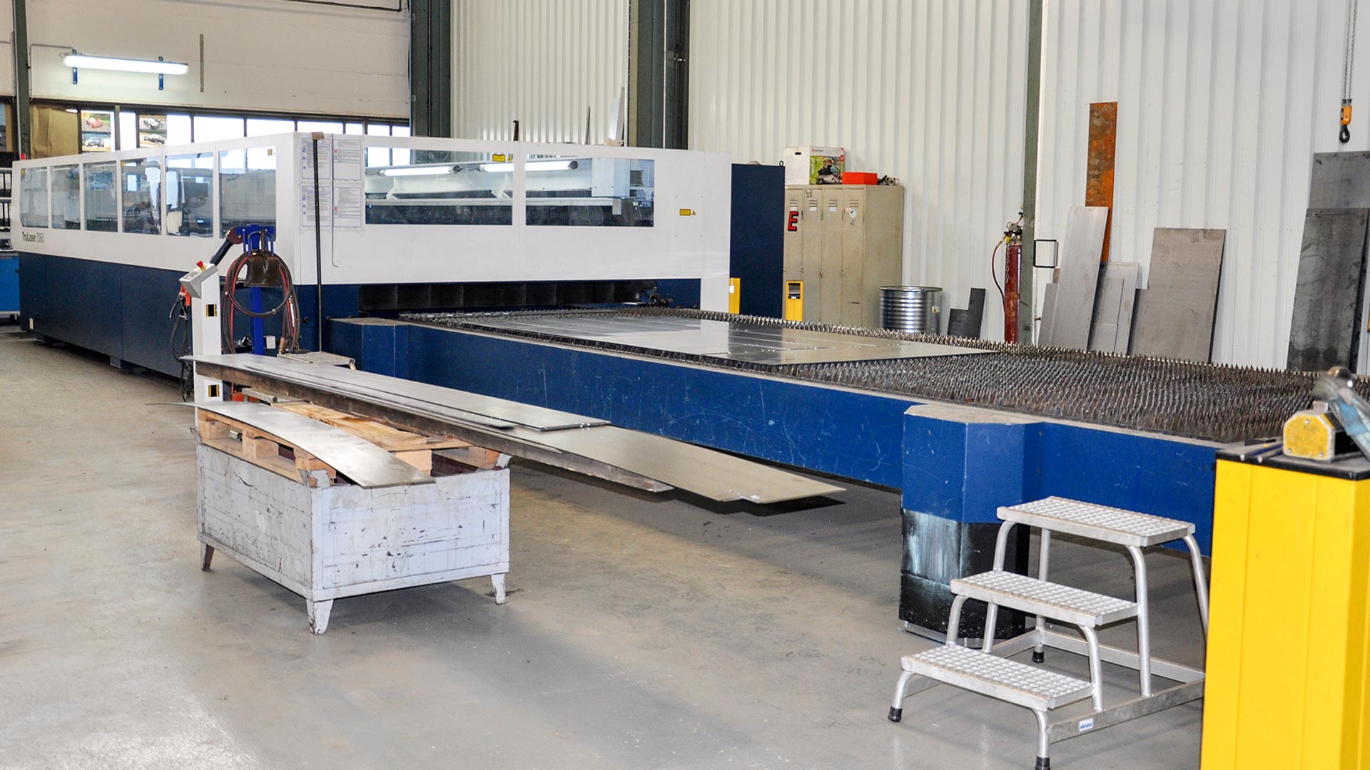 2010 Laser-Blechbearbeitungszentrum