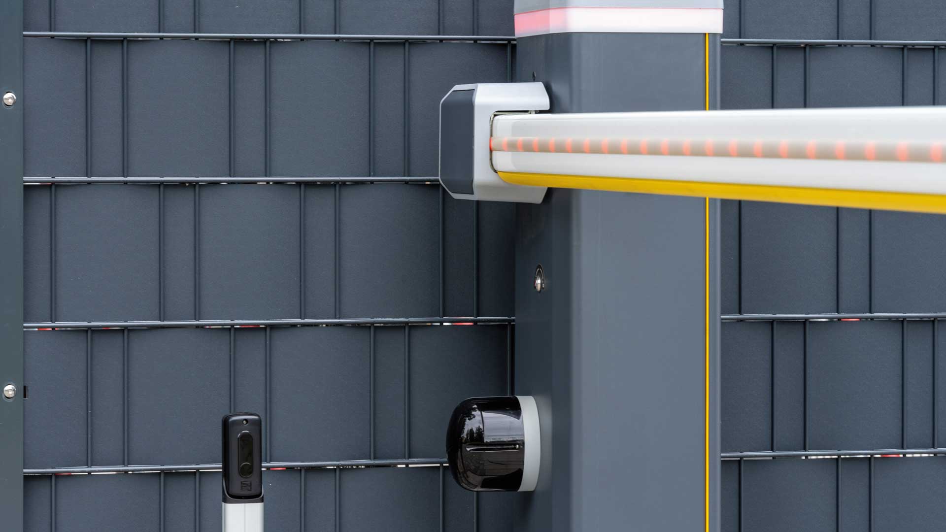 Schrankenanlage BUSSET mit Gegensprechanlage in Halle