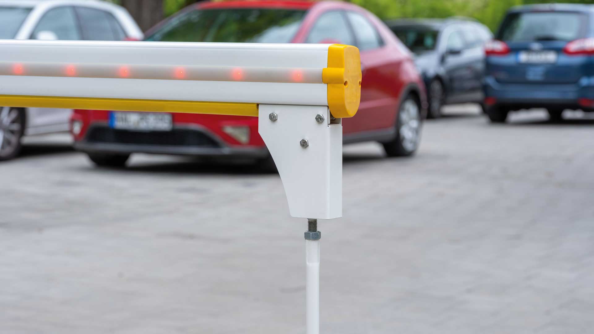 Schrankenanlage-BUSSET-in-Halle-0086_026-1080x1920px Schrankenanlage BUSSET mit Gegensprechanlage in Halle