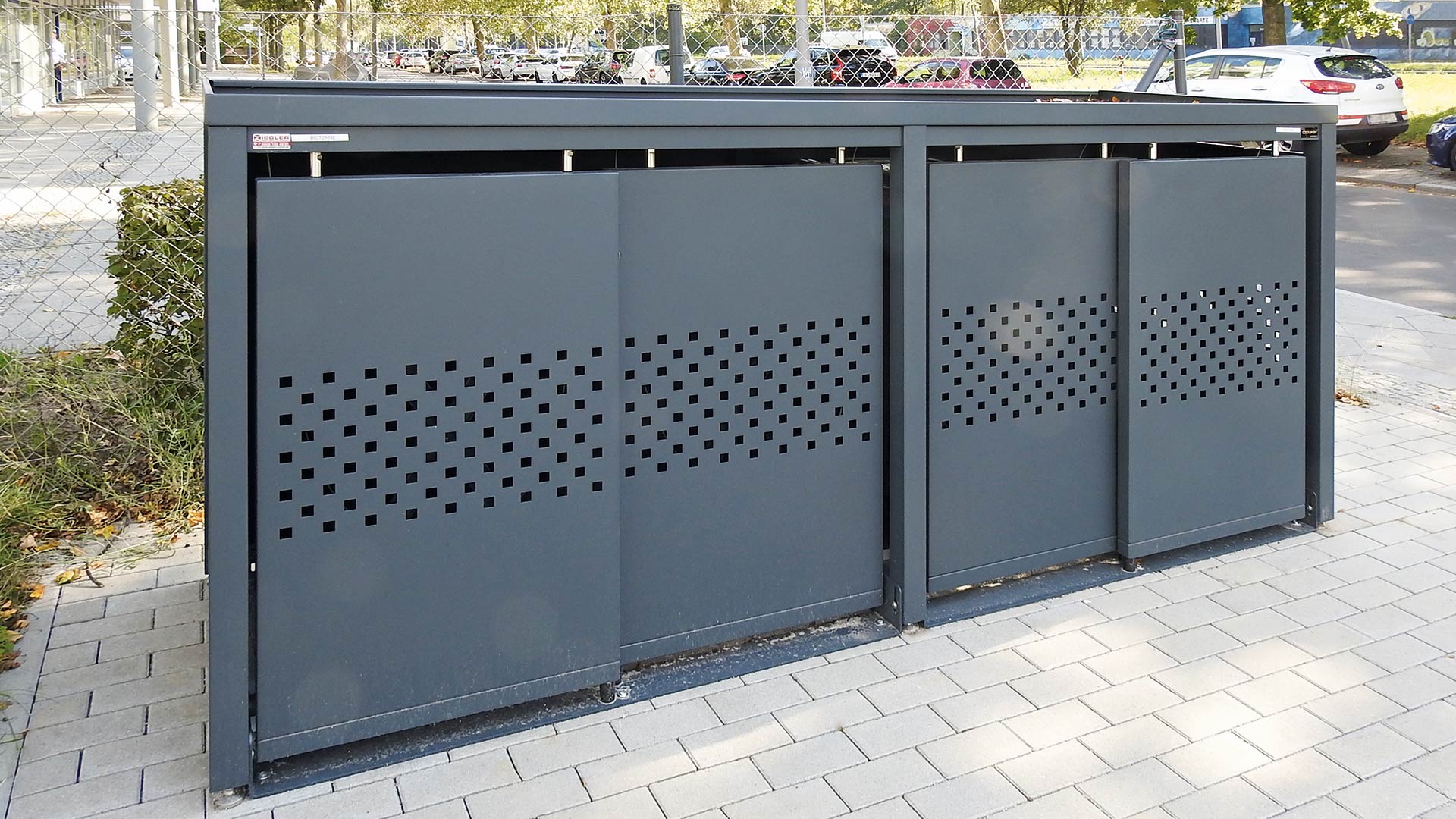 Müllbehälterschrank STYLEOUT® QUBIS in Berlin