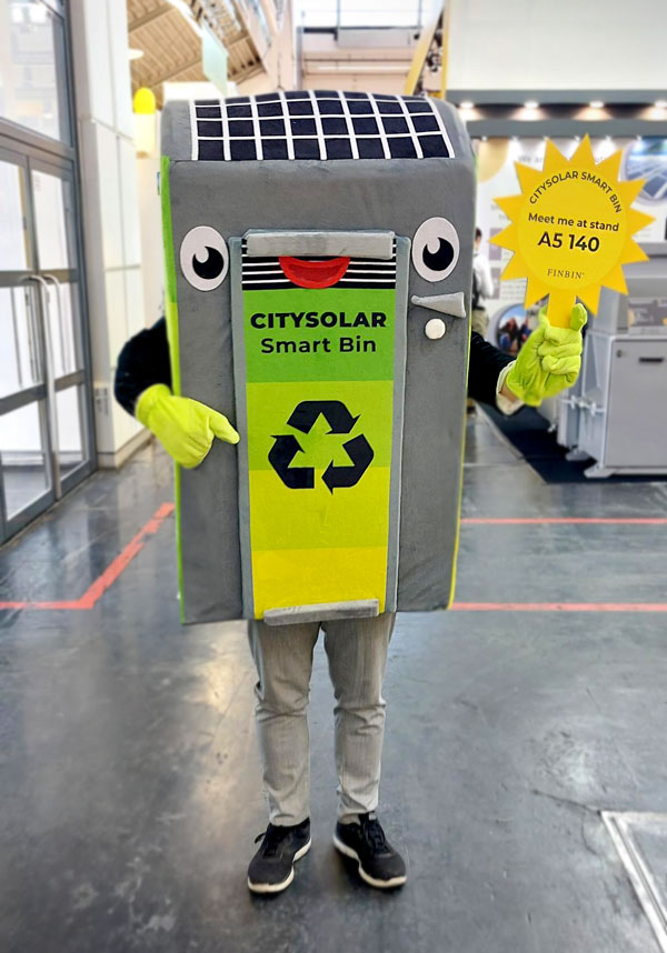 Abfallbehaelter CITYSOLAR Maskottchen auf der IFAT