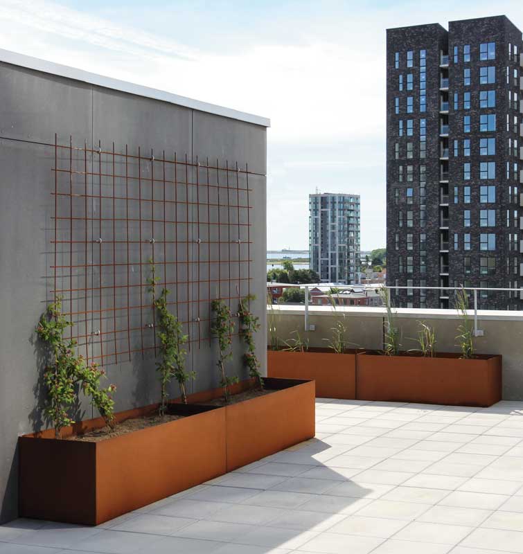 Pflanzbehälter LINN mit Pflanzenkitter