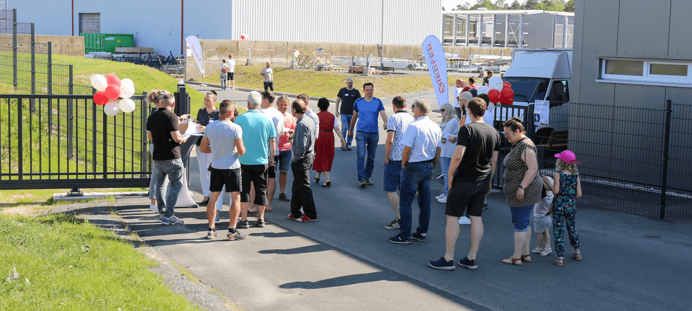 Einweihungsfeier der neuen Produktionshalle