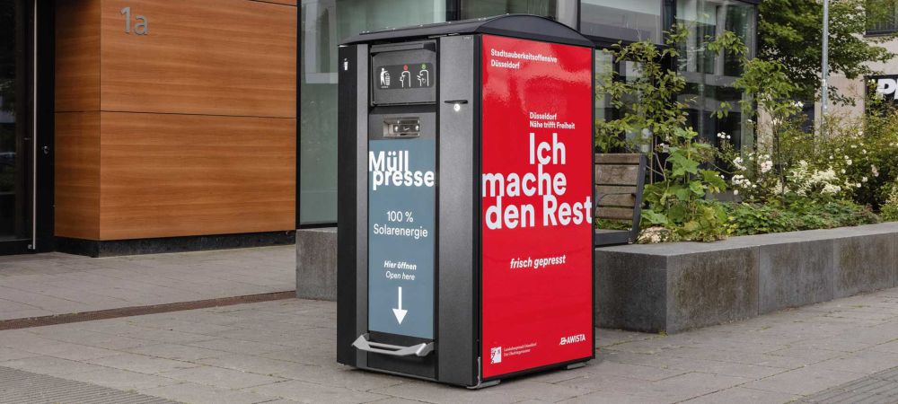 Abfallbehaelter CITYSOLAR 2.0 im Wohngebiet