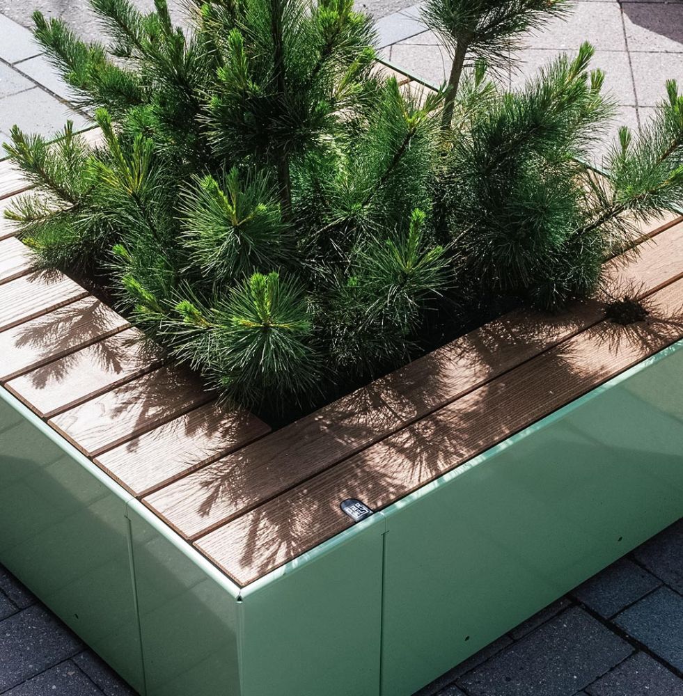 Sitzinsel von PARKLY mit Begrünung