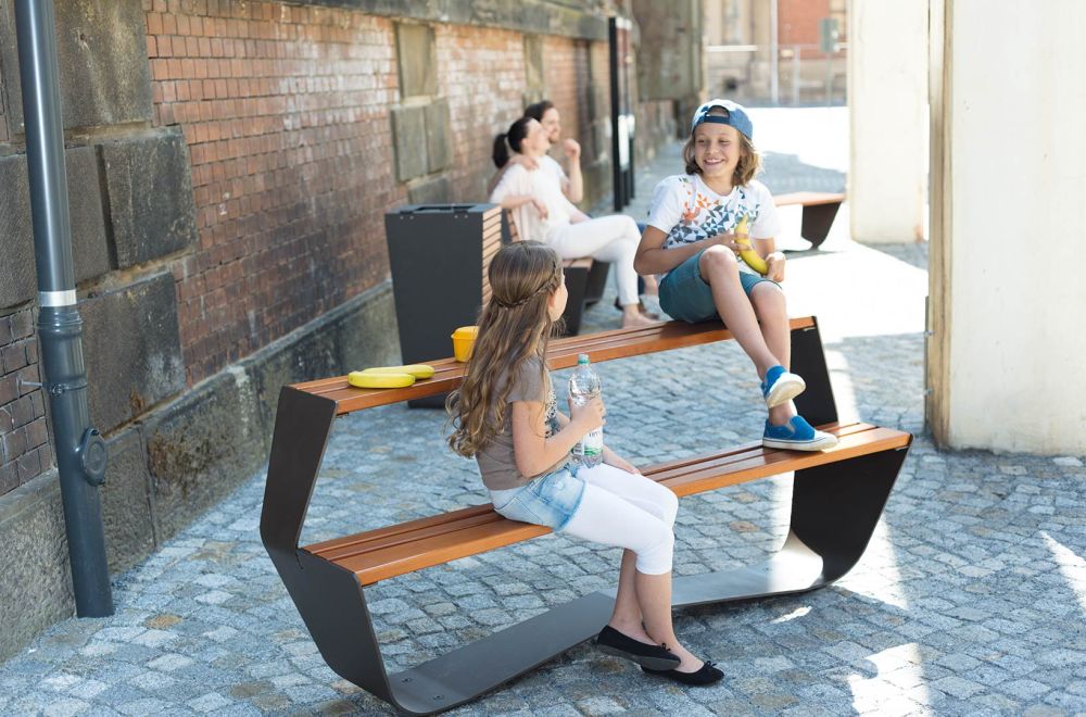 Kinder- & Jugendbank KARMA aus Stahl 